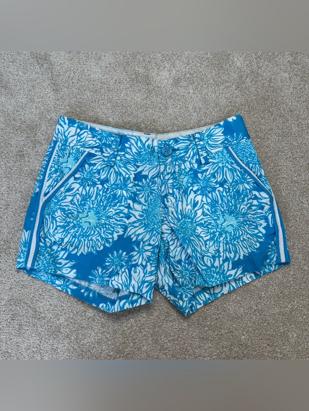 Lilly Pulitzer the Callahan lion in the sun Ariel blue Shorts 0